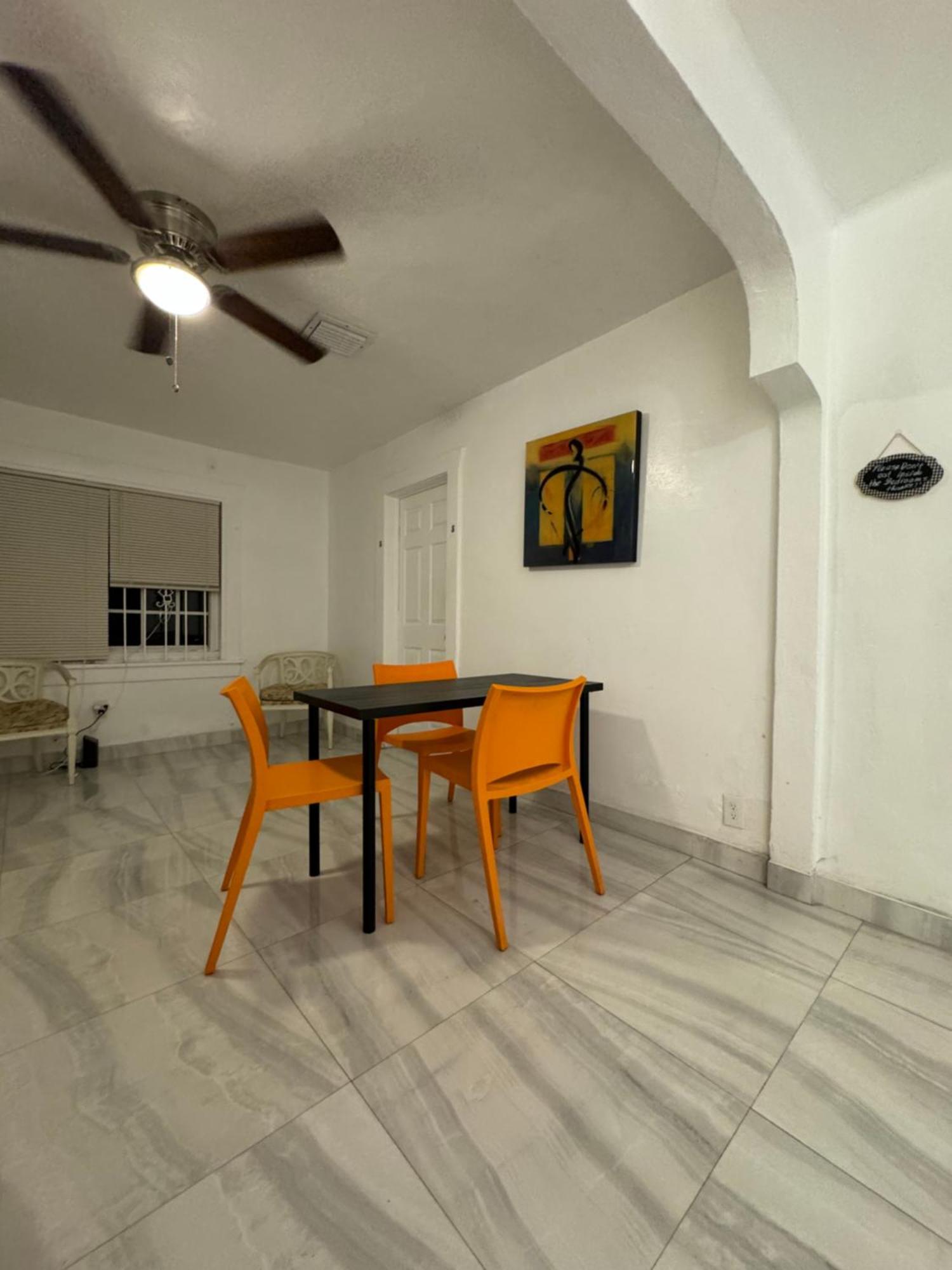 Parnasus Wynwood Hostel Miami Exterior photo